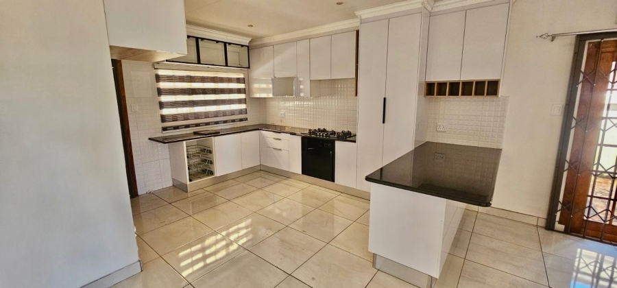 To Let 3 Bedroom Property for Rent in Safari Gardens North West